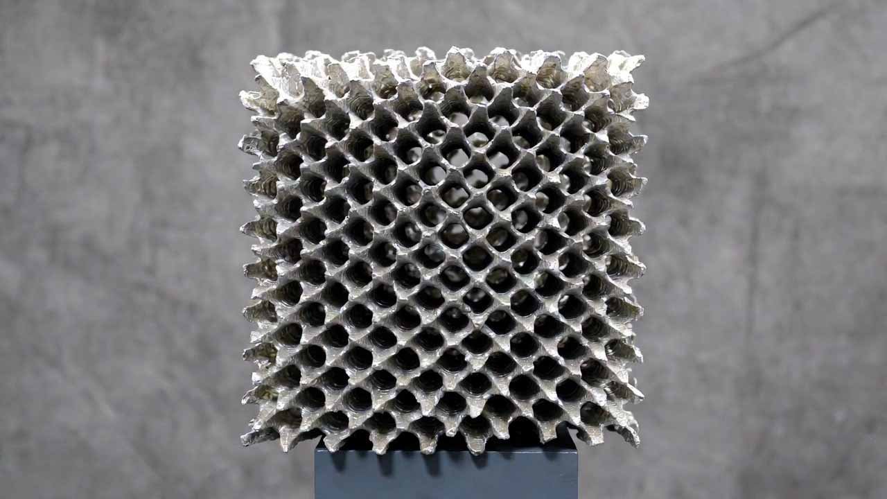 Rubidium Nitrate in Ultra-Low-Temperature SCR DeNOx Catalysts for Sulfur- and Water-Containing Flue Gas